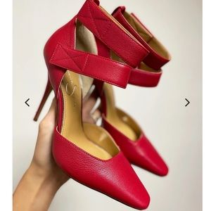 • Jessica Simpson Cassiya Red •